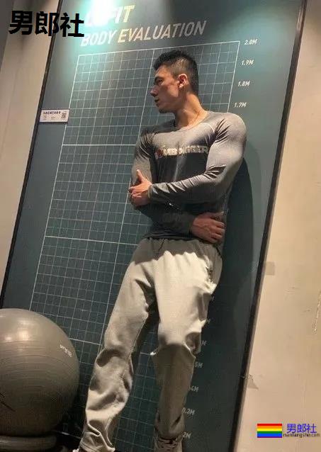 197CM大鼻子排球体育生火了，这看点不输陈艾森 - 51虹马