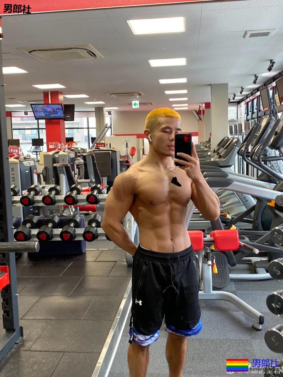 这位野狼系男孩，又让多少姐妹可以？ - 51虹马