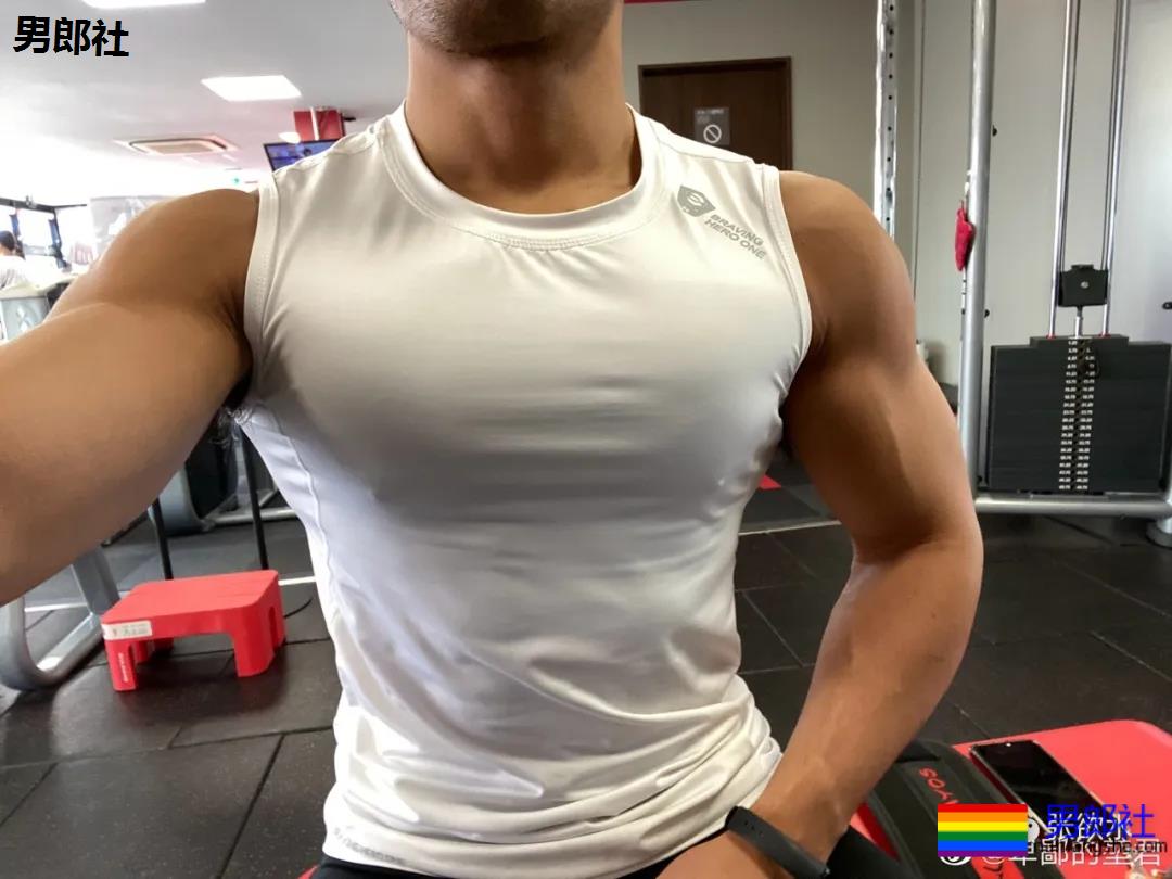 这位野狼系男孩，又让多少姐妹可以？ - 51虹马