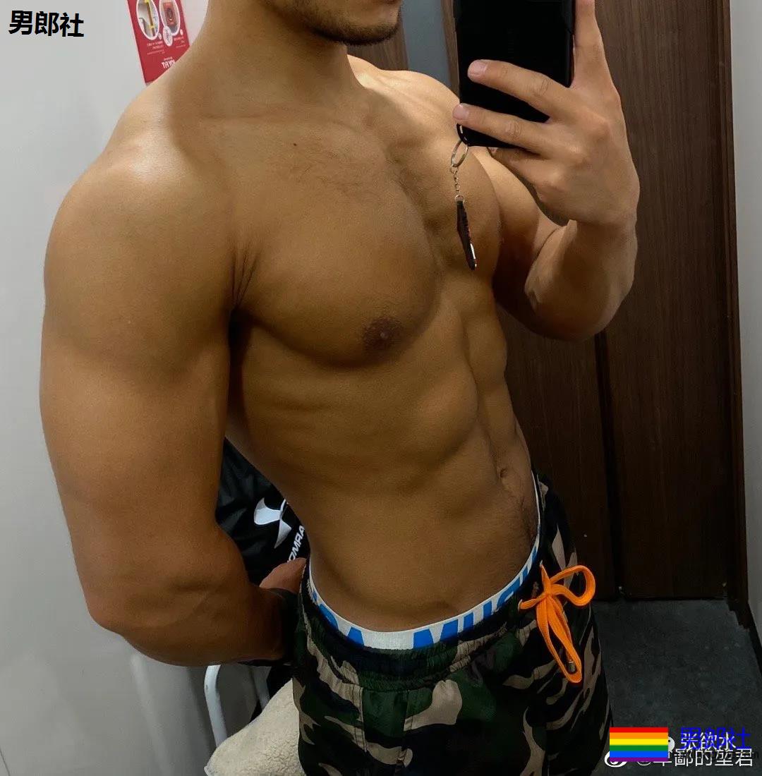 这位野狼系男孩，又让多少姐妹可以？ - 51虹马