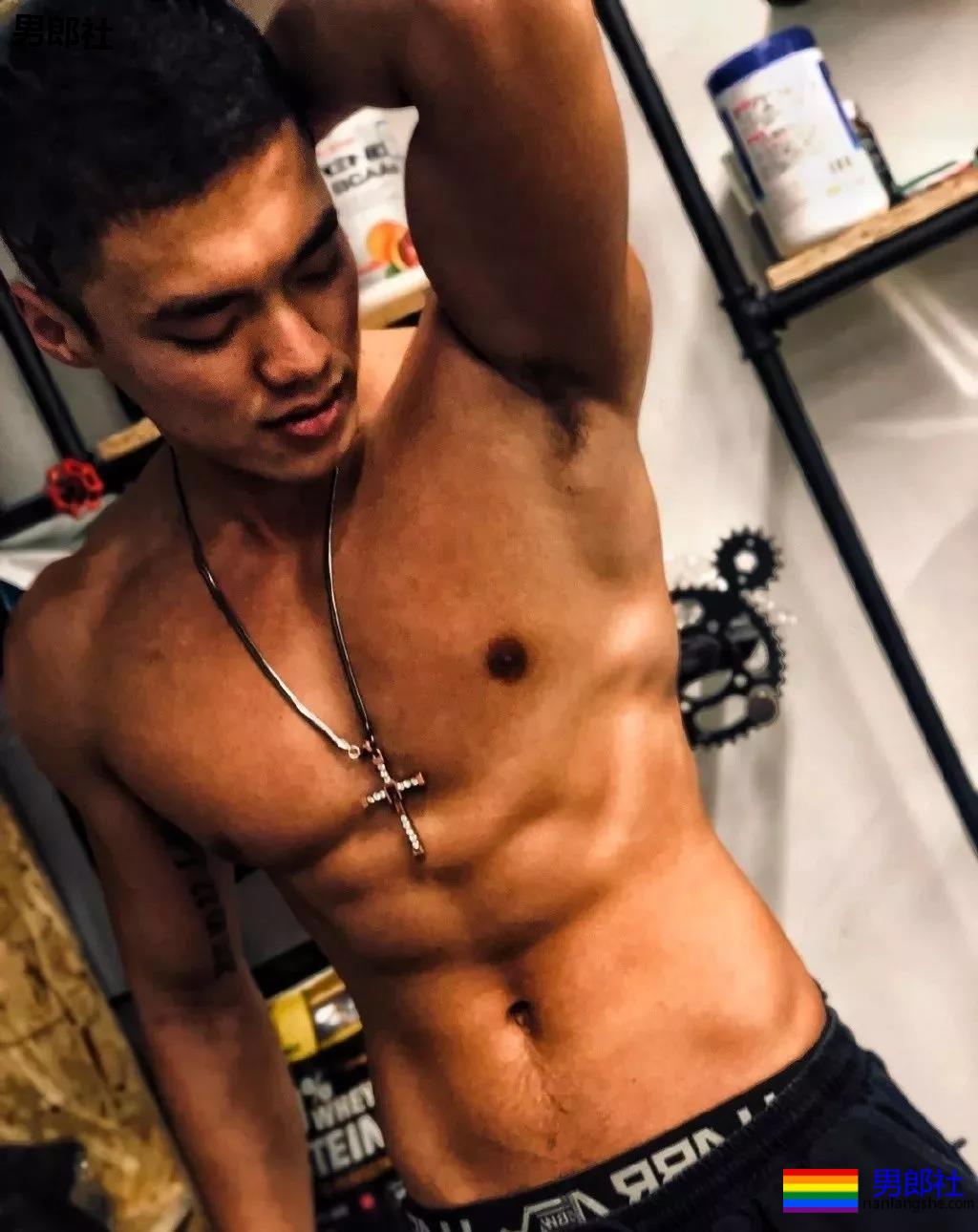 上海骑士兄弟型男秀男模，190CM大长腿腹肌帅哥。 - 51虹马