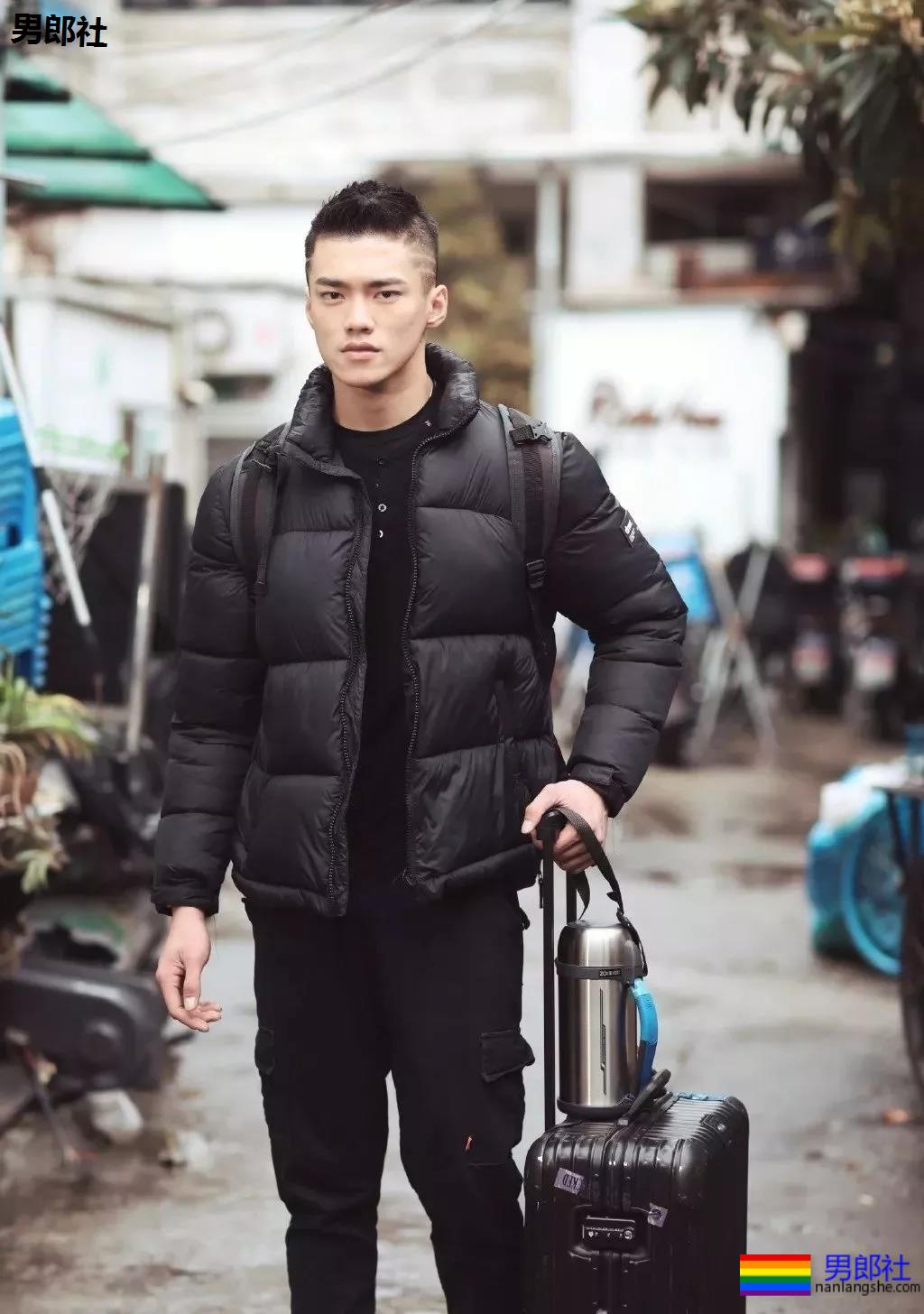 上海骑士兄弟型男秀男模，190CM大长腿腹肌帅哥。 - 51虹马