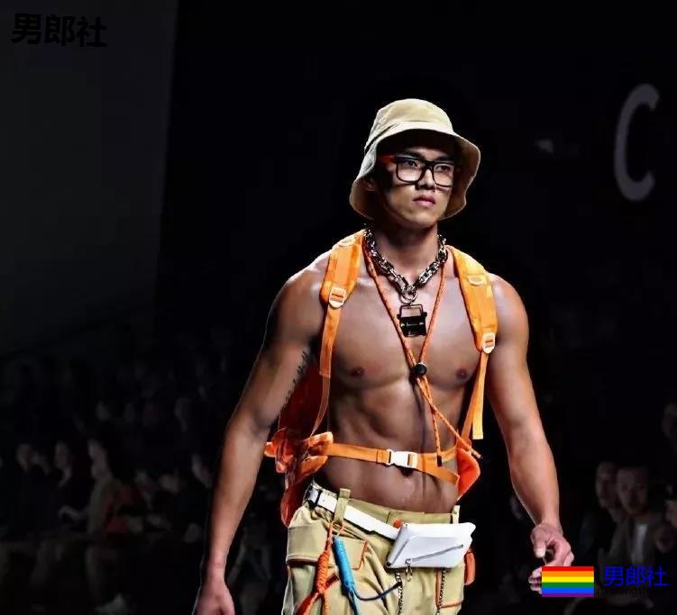 上海骑士兄弟型男秀男模，190CM大长腿腹肌帅哥。 - 51虹马