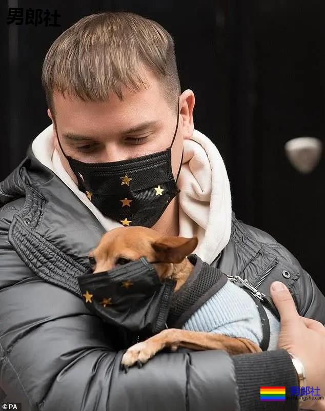 真贤惠惹！英国男模为丈夫缝口罩 - 51虹马