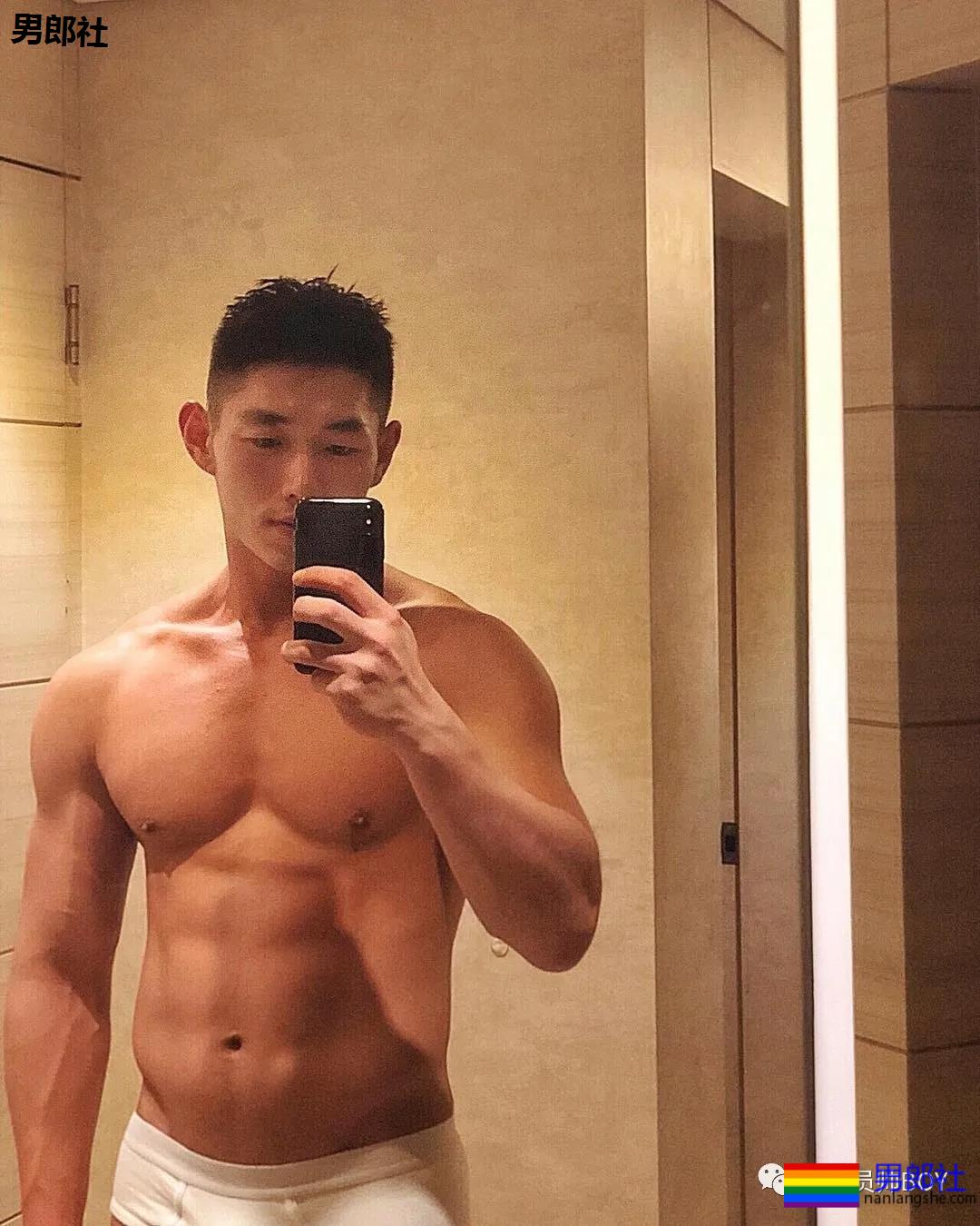 韩国名媛找了个壮硕老公，看完他泳裤照就知道很幸福 - 51虹马