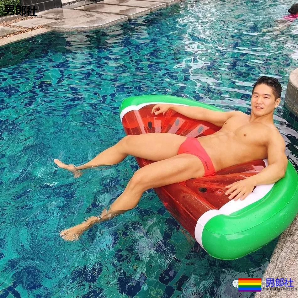 韩国名媛找了个壮硕老公，看完他泳裤照就知道很幸福 - 51虹马