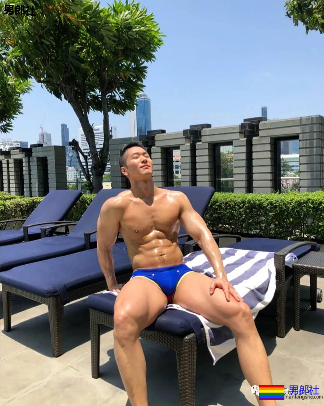 韩国名媛找了个壮硕老公，看完他泳裤照就知道很幸福 - 51虹马