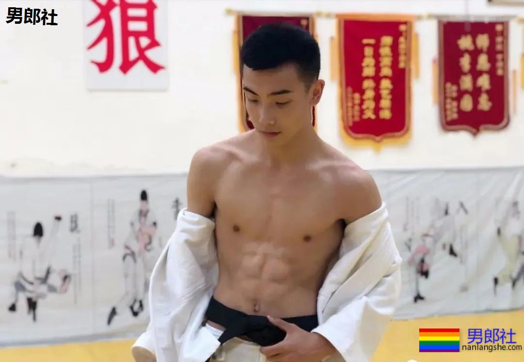 真的有大有猛！这位99年山东跆拳道体育小狼狗 - 51虹马