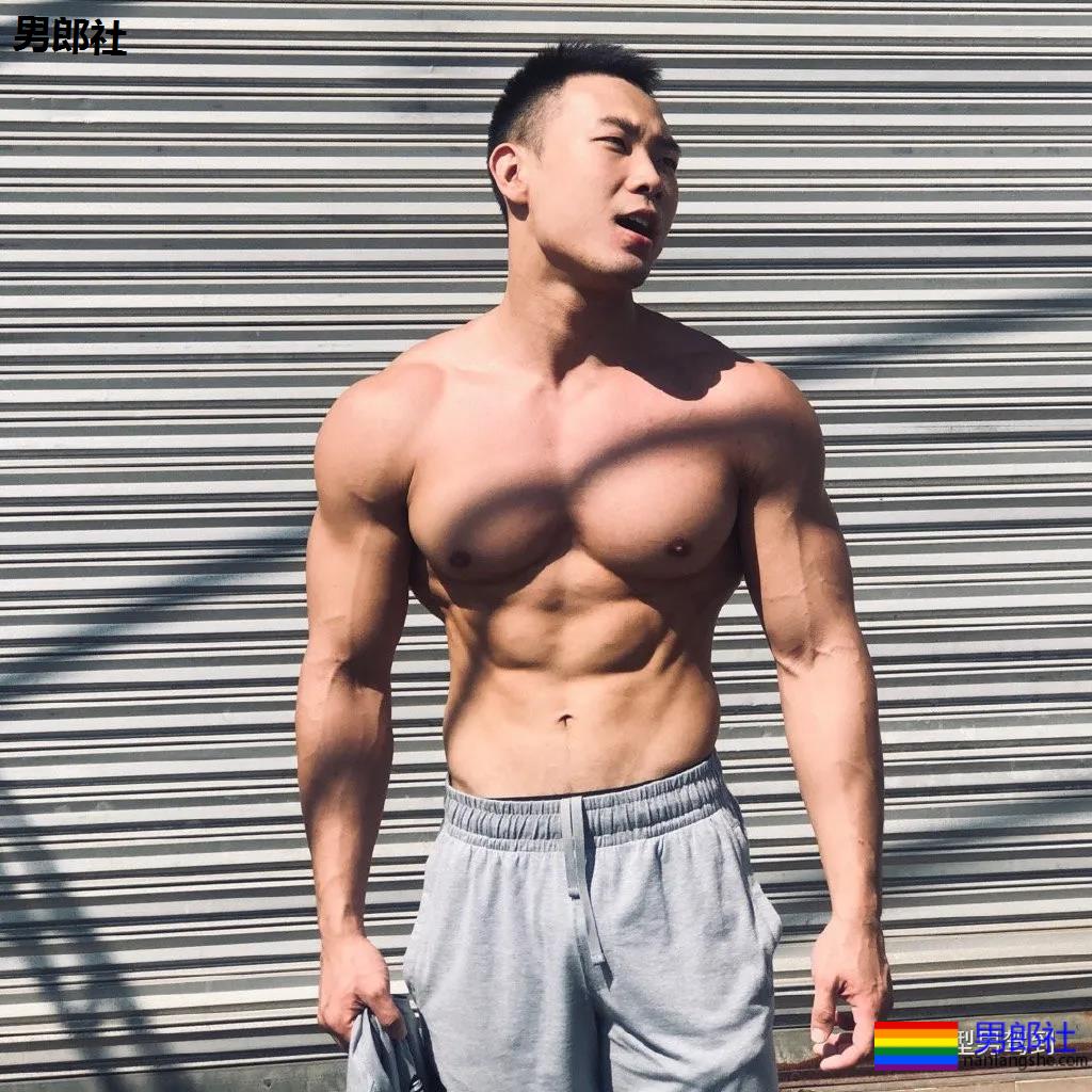 他是墨立方御用男模，堪称教练中的战斗机 - 51虹马