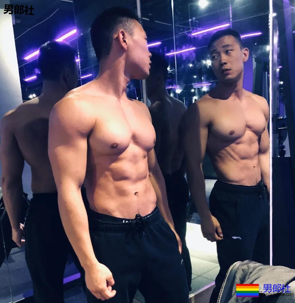 他是墨立方御用男模，堪称教练中的战斗机 - 51虹马