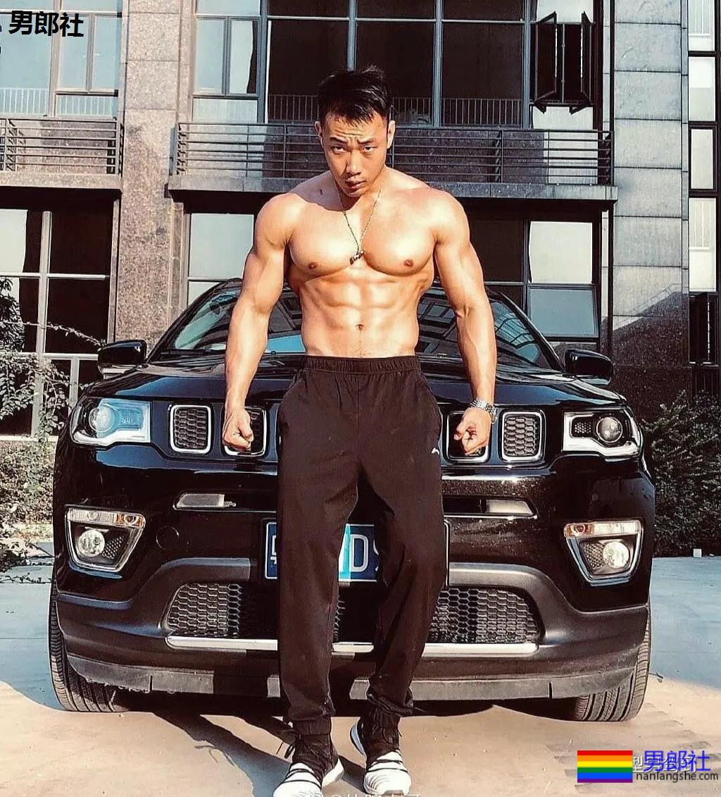 他是墨立方御用男模，堪称教练中的战斗机 - 51虹马