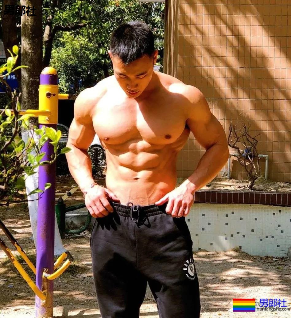 他是墨立方御用男模，堪称教练中的战斗机 - 51虹马