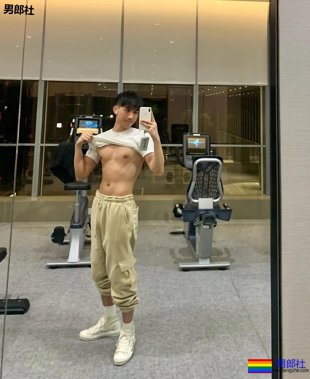 颜值！肌肉！ 火遍男圈的“恋爱脸”帅哥！ - 51虹马