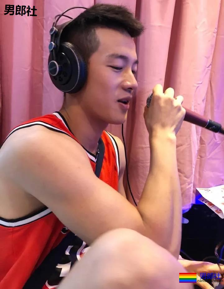 让女生疯狂的校草帅哥,能够让你心动吗? - 51虹马 让女生疯狂的校草帅哥,能够让你心动吗? - 51虹马