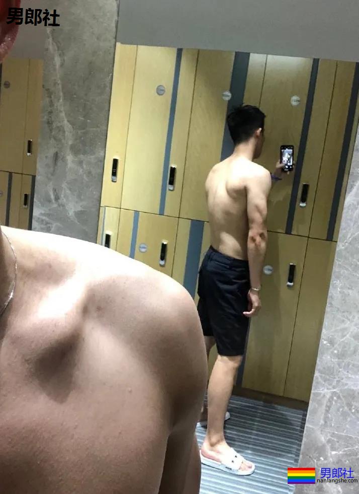 让女生疯狂的校草帅哥,能够让你心动吗? - 51虹马 让女生疯狂的校草帅哥,能够让你心动吗? - 51虹马