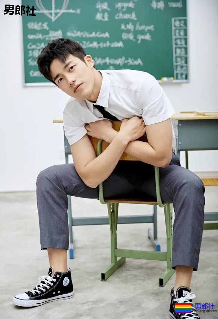 让女生疯狂的校草帅哥,能够让你心动吗? - 51虹马 让女生疯狂的校草帅哥,能够让你心动吗? - 51虹马