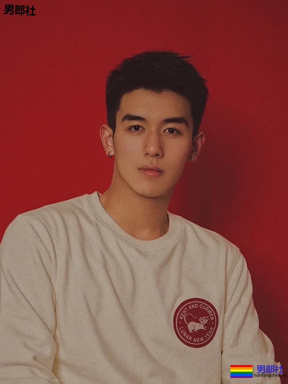 一秒沦陷的初恋脸!00后制服体育生长大了,你想撩谁? - 51虹马 一秒沦陷的初恋脸!00后制服体育生长大了,你想撩谁? - 51虹马