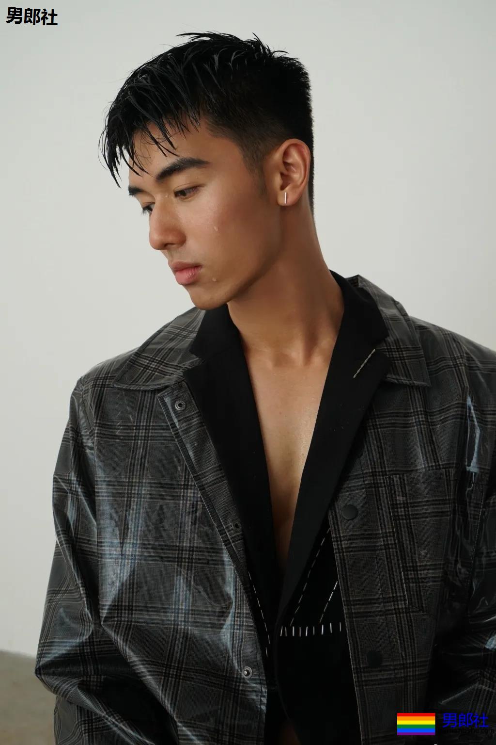 一秒沦陷的初恋脸!00后制服体育生长大了,你想撩谁? - 51虹马 一秒沦陷的初恋脸!00后制服体育生长大了,你想撩谁? - 51虹马