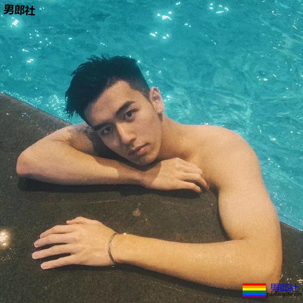 一秒沦陷的初恋脸!00后制服体育生长大了,你想撩谁? - 51虹马 一秒沦陷的初恋脸!00后制服体育生长大了,你想撩谁? - 51虹马