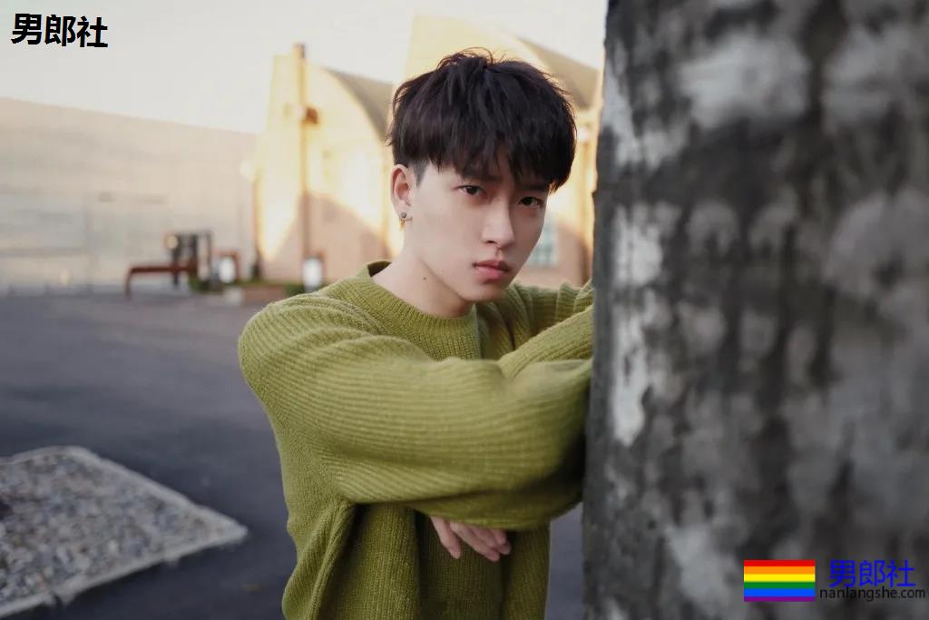 一秒沦陷的初恋脸!00后制服体育生长大了,你想撩谁? - 51虹马 一秒沦陷的初恋脸!00后制服体育生长大了,你想撩谁? - 51虹马