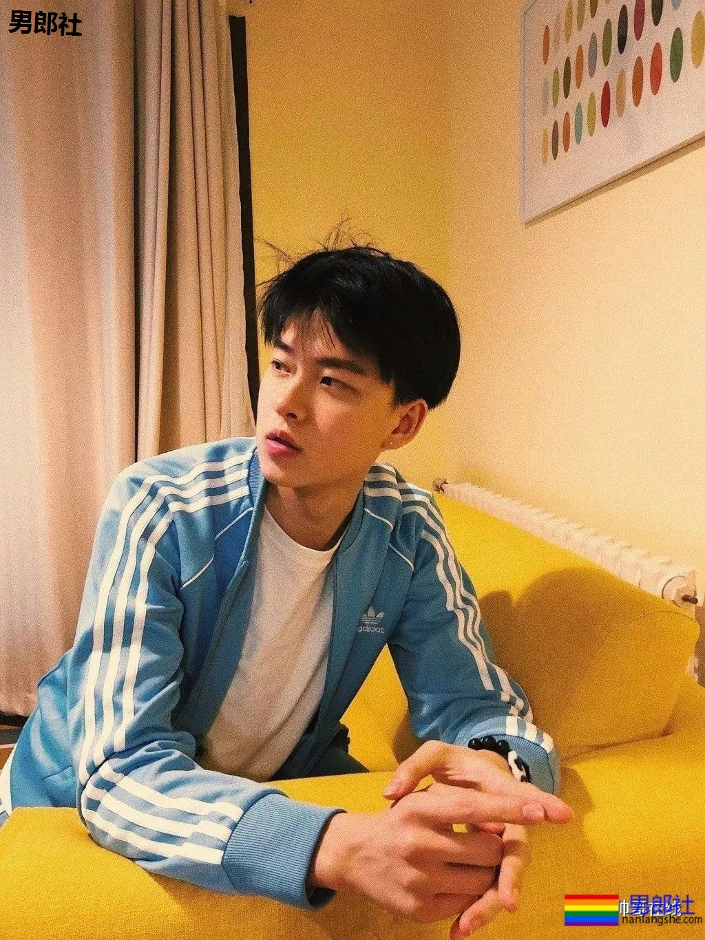 一秒沦陷的初恋脸!00后制服体育生长大了,你想撩谁? - 51虹马 一秒沦陷的初恋脸!00后制服体育生长大了,你想撩谁? - 51虹马