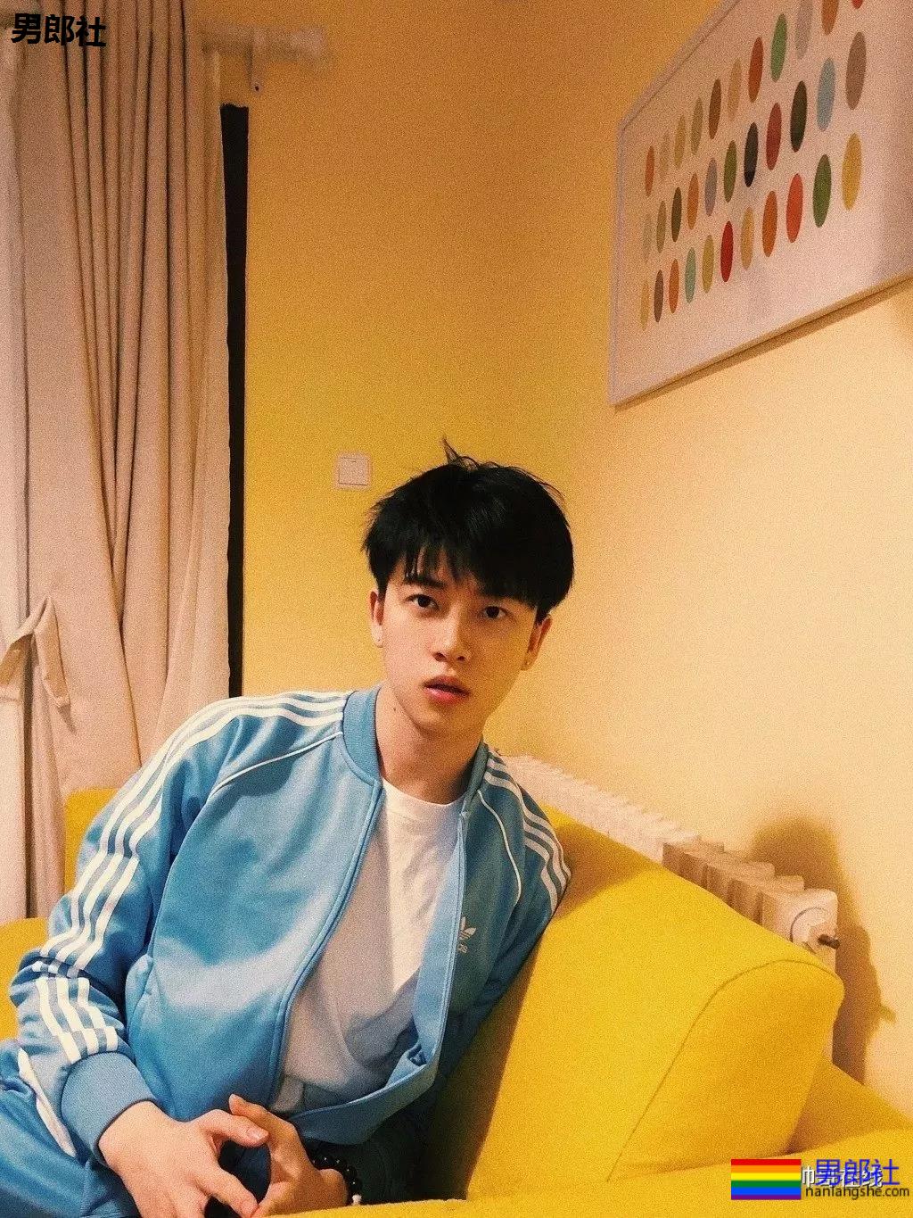 一秒沦陷的初恋脸!00后制服体育生长大了,你想撩谁? - 51虹马 一秒沦陷的初恋脸!00后制服体育生长大了,你想撩谁? - 51虹马