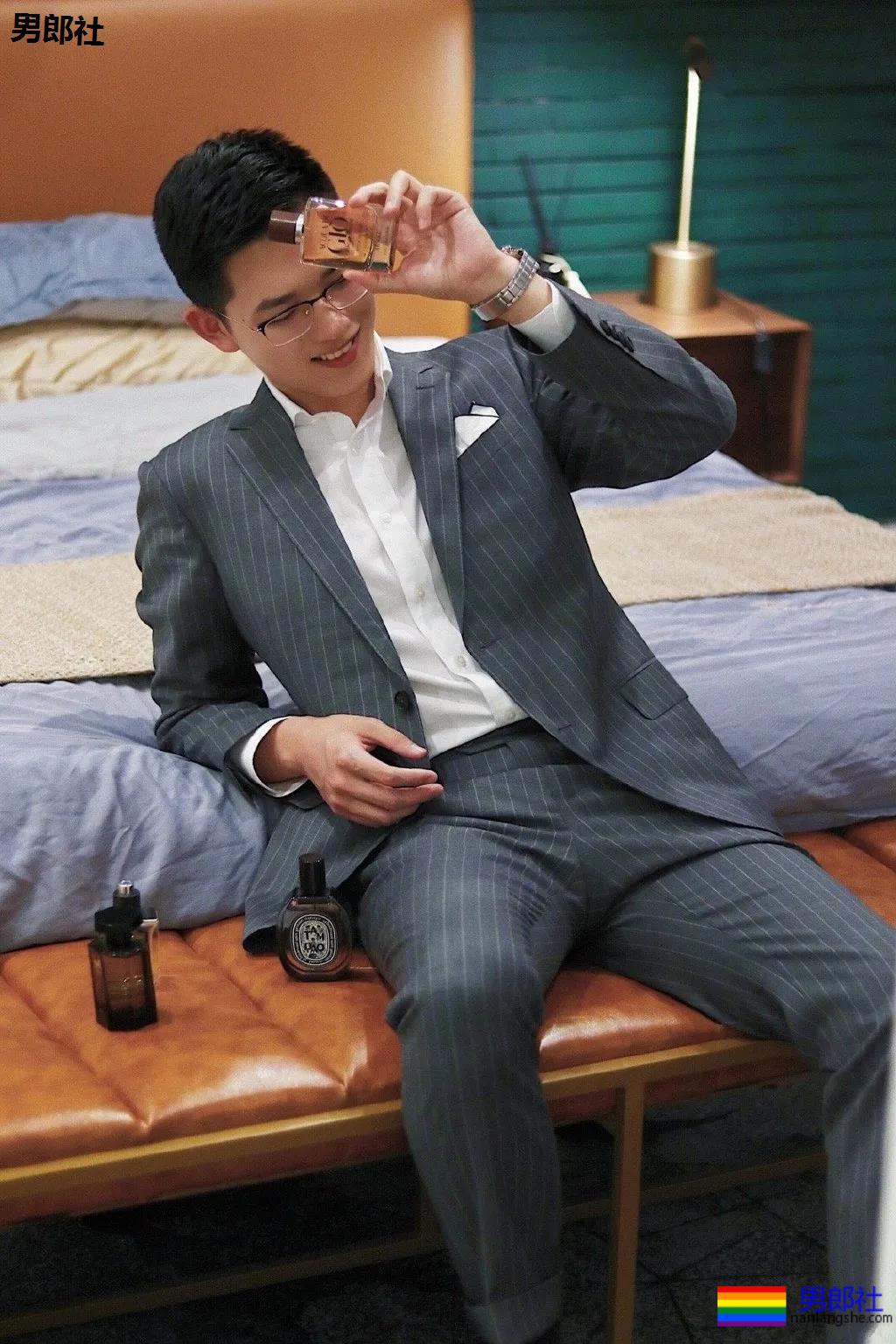 一秒沦陷的初恋脸!00后制服体育生长大了,你想撩谁? - 51虹马 一秒沦陷的初恋脸!00后制服体育生长大了,你想撩谁? - 51虹马