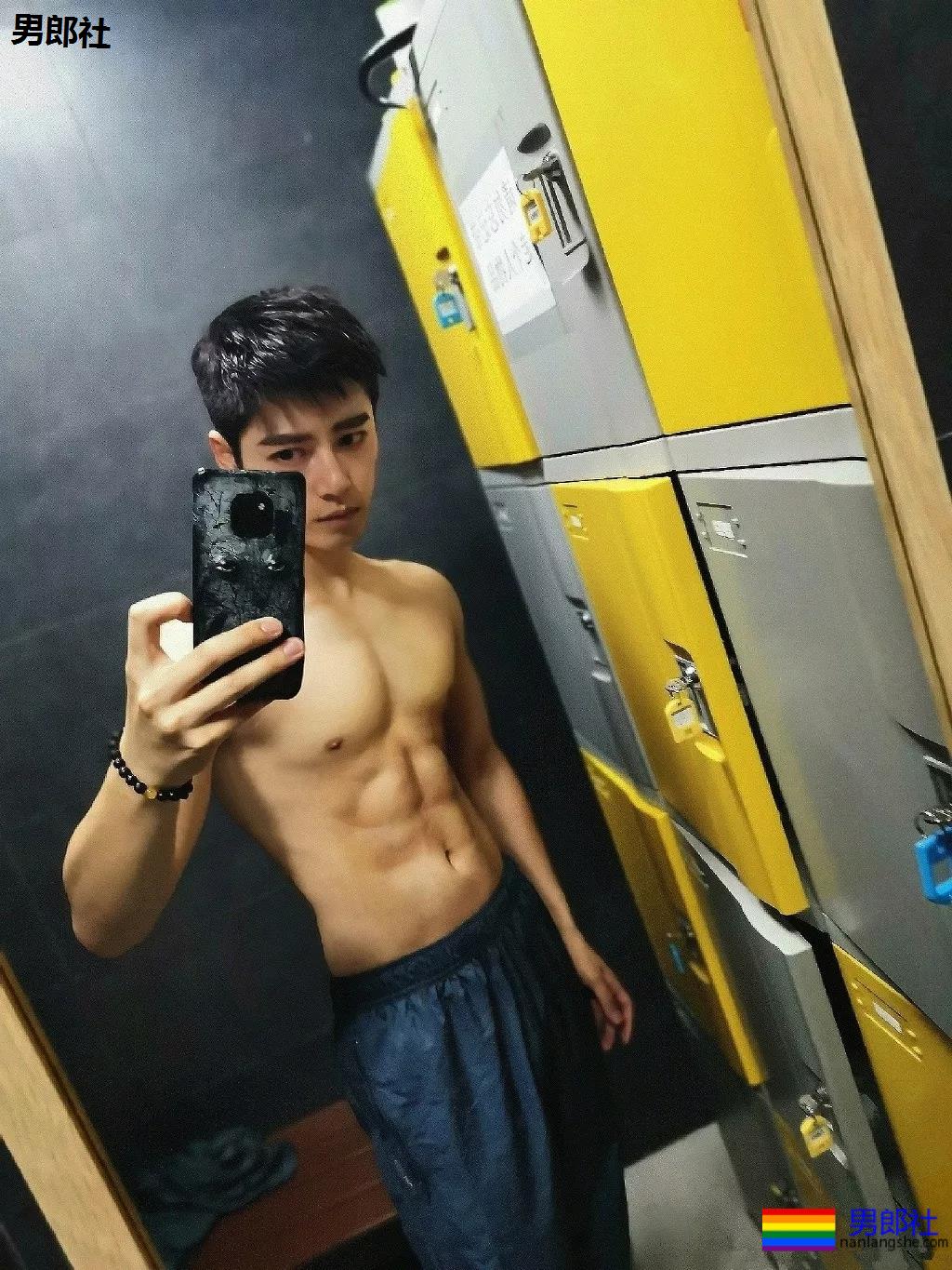 一秒沦陷的初恋脸!00后制服体育生长大了,你想撩谁? - 51虹马 一秒沦陷的初恋脸!00后制服体育生长大了,你想撩谁? - 51虹马