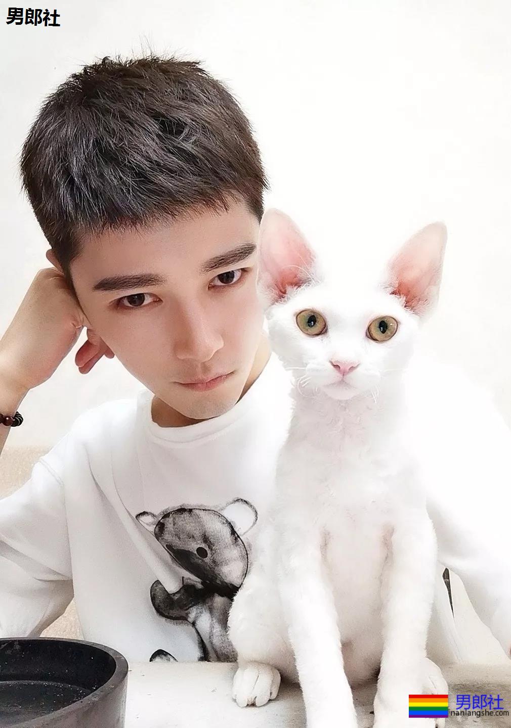 一秒沦陷的初恋脸!00后制服体育生长大了,你想撩谁? - 51虹马 一秒沦陷的初恋脸!00后制服体育生长大了,你想撩谁? - 51虹马