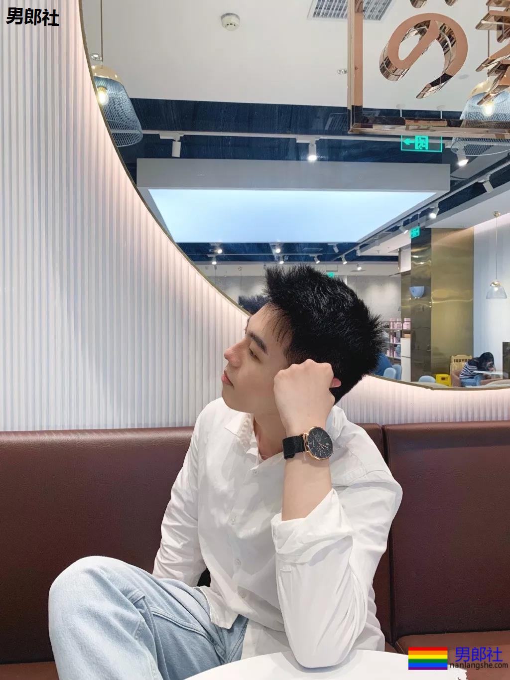 一秒沦陷的初恋脸!00后制服体育生长大了,你想撩谁? - 51虹马 一秒沦陷的初恋脸!00后制服体育生长大了,你想撩谁? - 51虹马