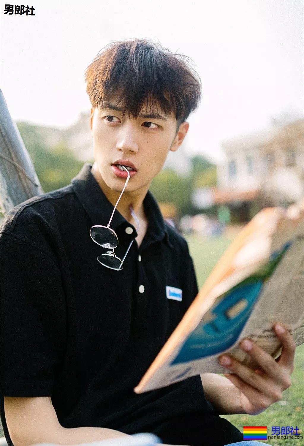 一秒沦陷的初恋脸!00后制服体育生长大了,你想撩谁? - 51虹马 一秒沦陷的初恋脸!00后制服体育生长大了,你想撩谁? - 51虹马