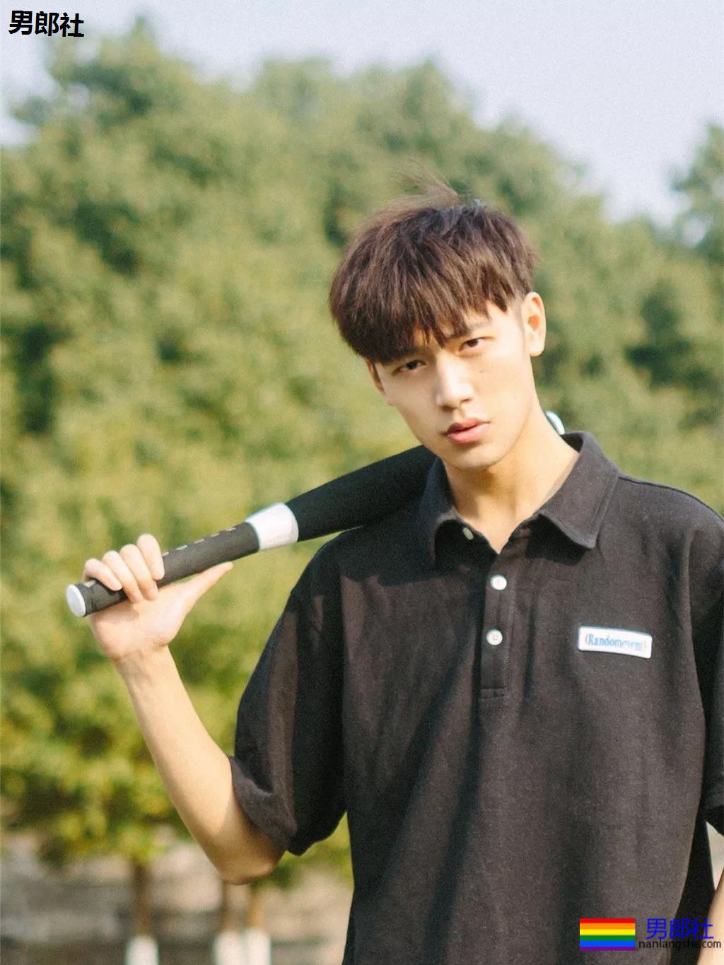 一秒沦陷的初恋脸!00后制服体育生长大了,你想撩谁? - 51虹马 一秒沦陷的初恋脸!00后制服体育生长大了,你想撩谁? - 51虹马