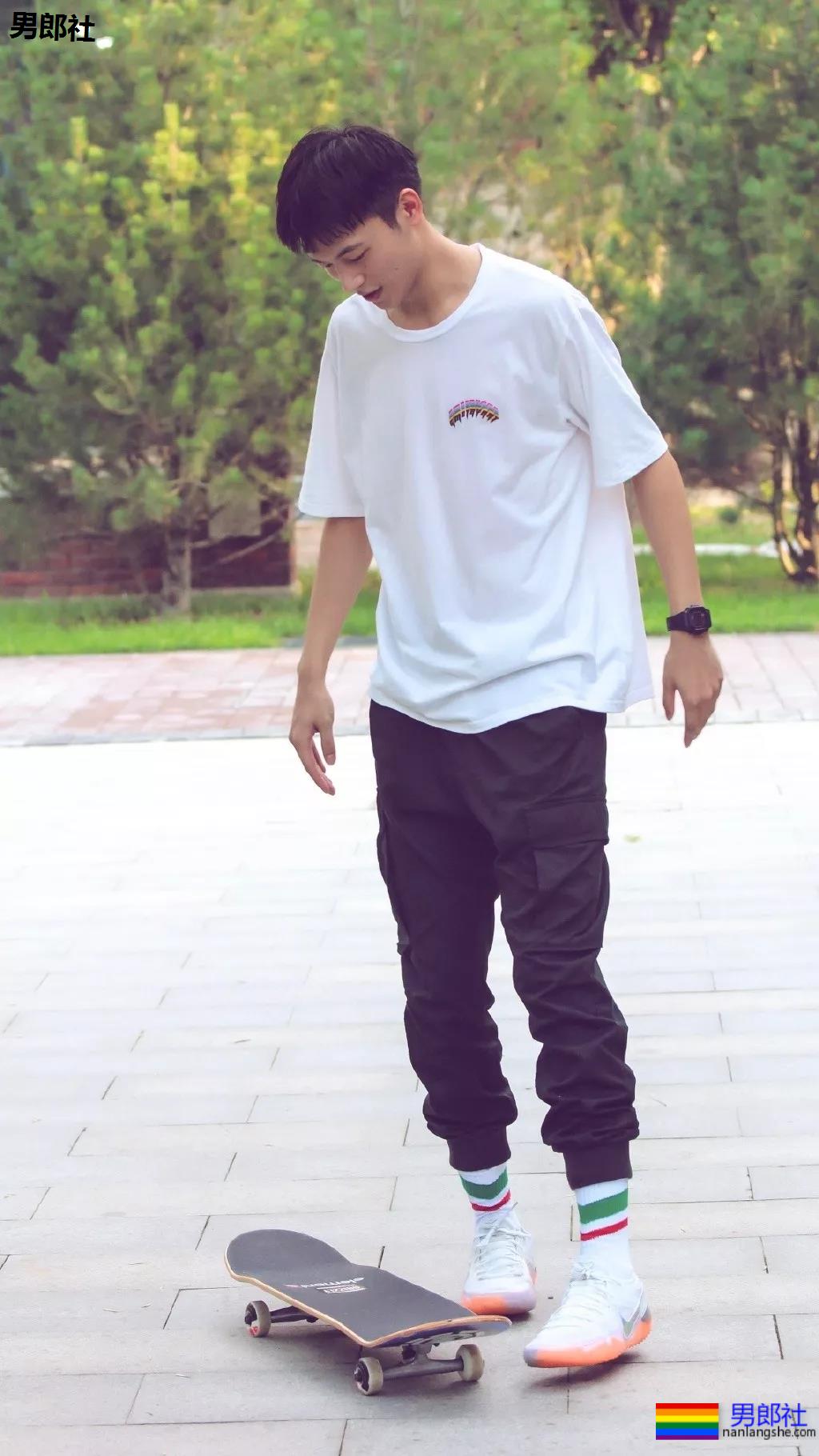 一秒沦陷的初恋脸!00后制服体育生长大了,你想撩谁? - 51虹马 一秒沦陷的初恋脸!00后制服体育生长大了,你想撩谁? - 51虹马