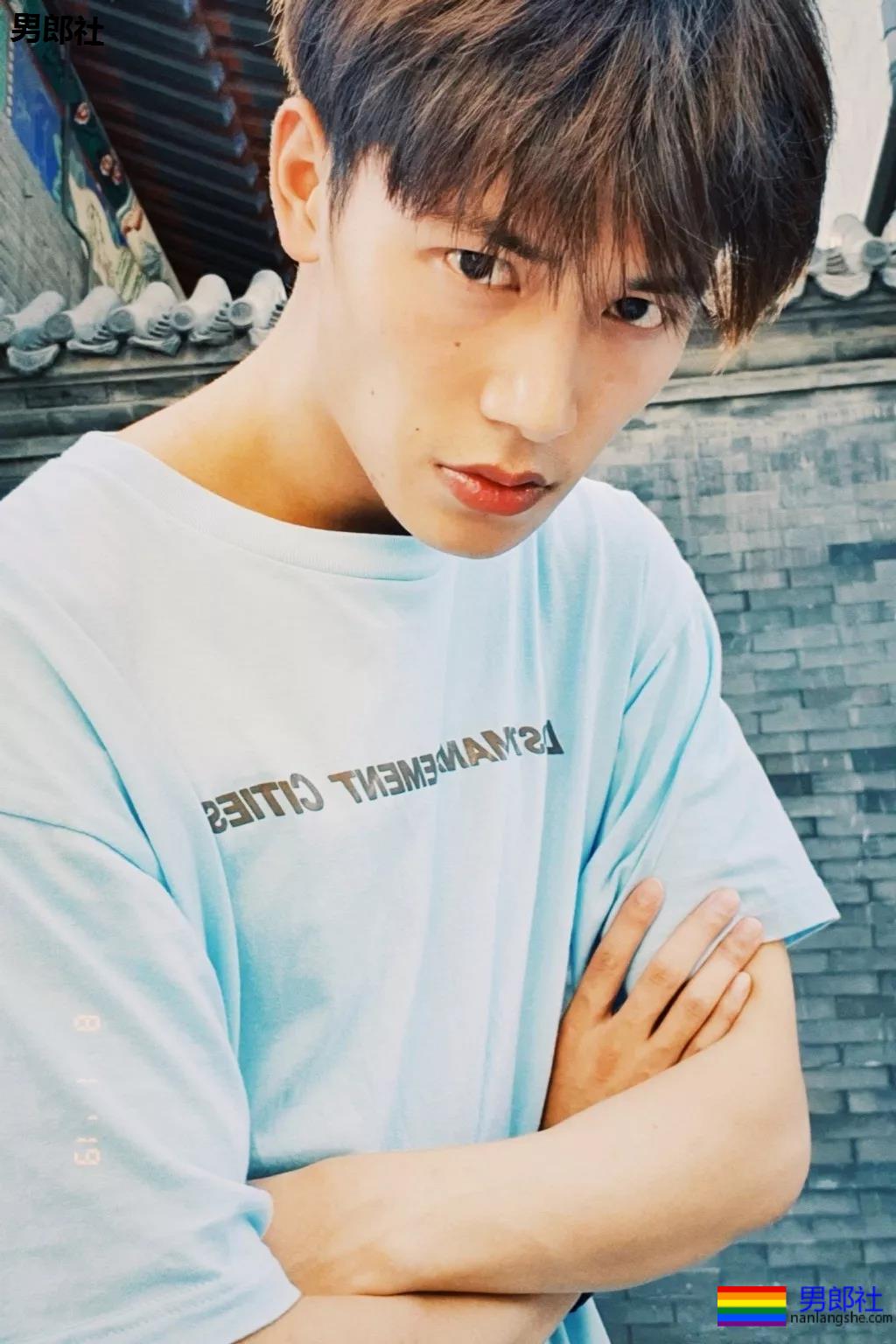 一秒沦陷的初恋脸!00后制服体育生长大了,你想撩谁? - 51虹马 一秒沦陷的初恋脸!00后制服体育生长大了,你想撩谁? - 51虹马