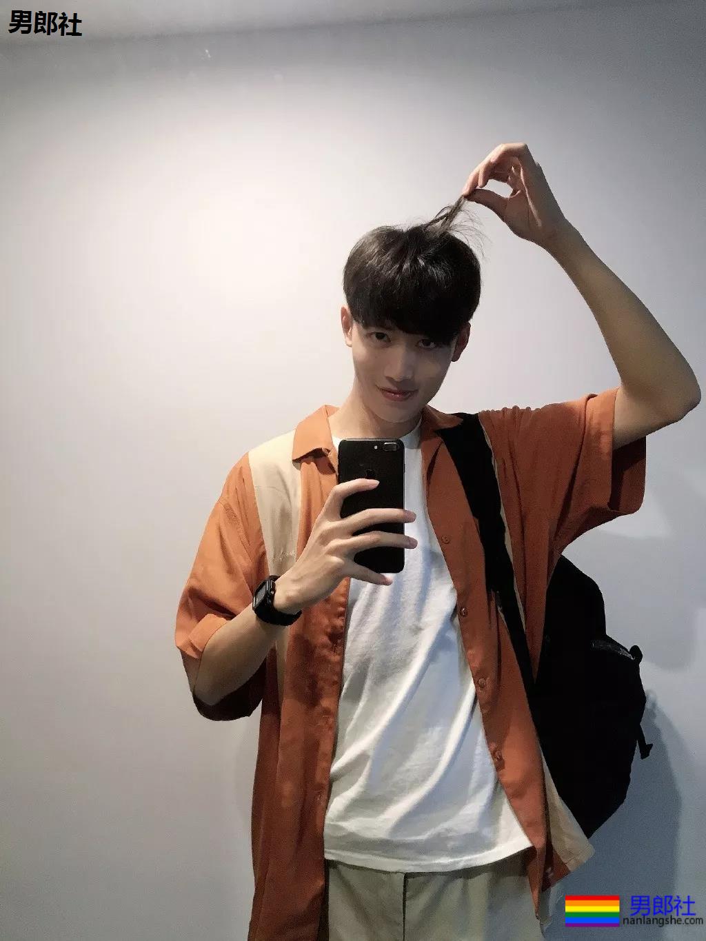 一秒沦陷的初恋脸!00后制服体育生长大了,你想撩谁? - 51虹马 一秒沦陷的初恋脸!00后制服体育生长大了,你想撩谁? - 51虹马