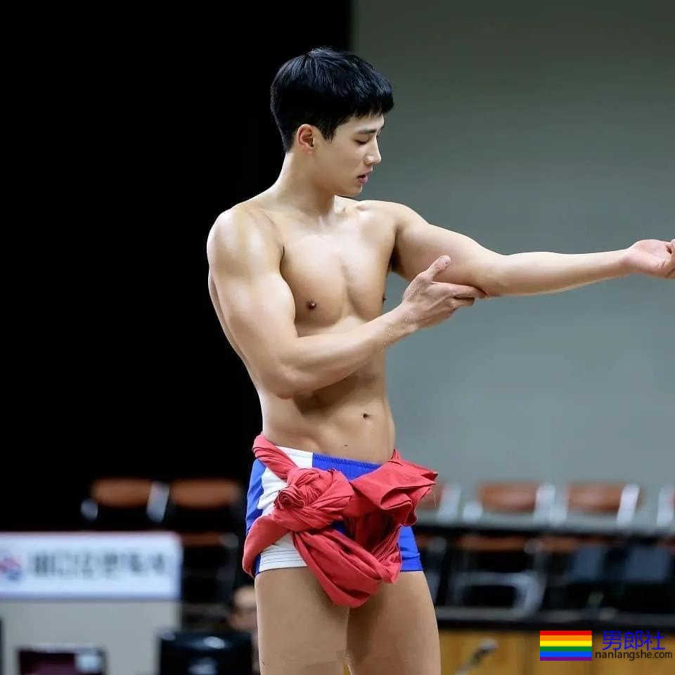 187高鼻梁拳击体育生,为了红秀肌肉好身材,长腿腱子肉A到爆! - 51虹马 187高鼻梁拳击体育生,为了红秀肌肉好身材,长腿腱子肉A到爆! - 51虹马