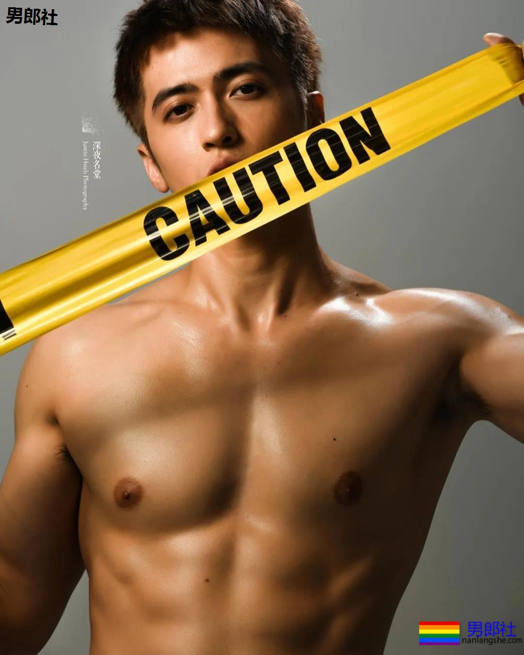 神似许魏洲的筋肉奶狗禸褲男模，他的私房照很sexy！ - 51虹马