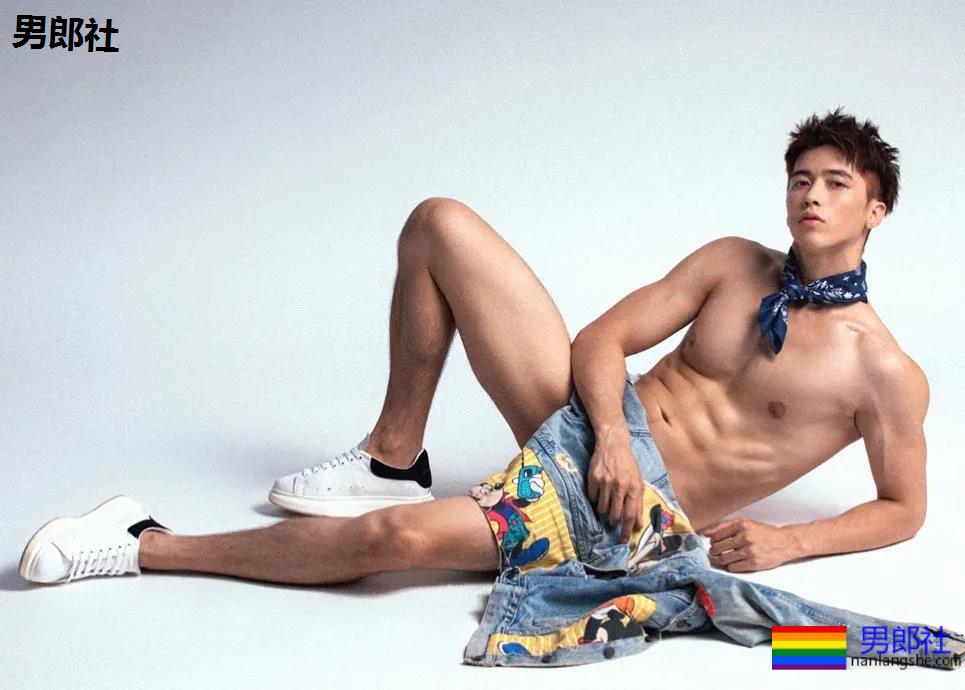 神似许魏洲的筋肉奶狗禸褲男模，他的私房照很sexy！ - 51虹马