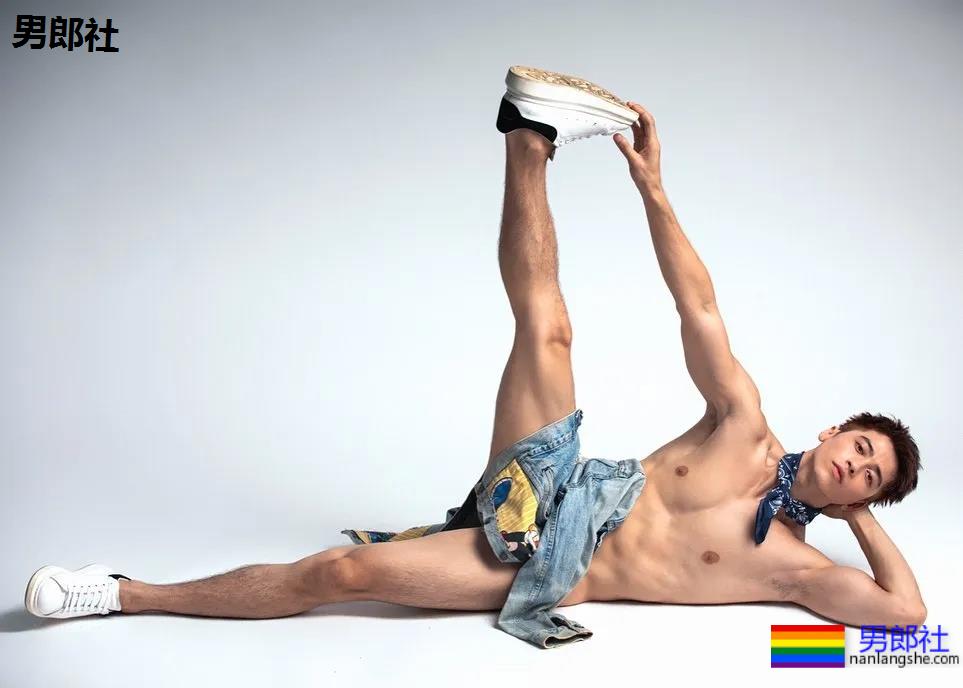 神似许魏洲的筋肉奶狗禸褲男模，他的私房照很sexy！ - 51虹马