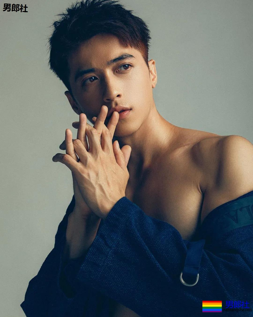 神似许魏洲的筋肉奶狗禸褲男模，他的私房照很sexy！ - 51虹马