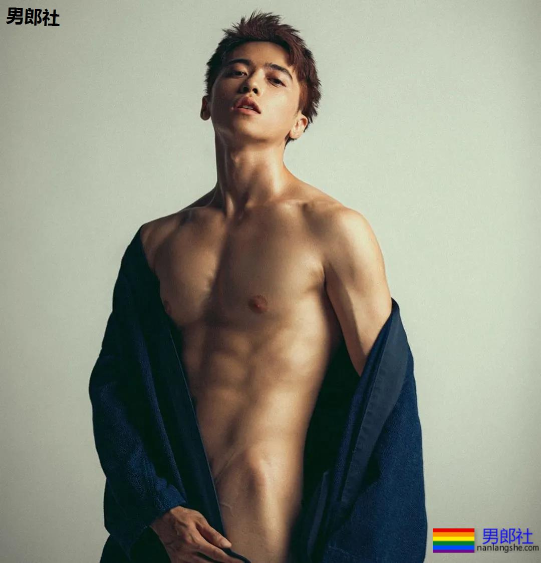 神似许魏洲的筋肉奶狗禸褲男模，他的私房照很sexy！ - 51虹马