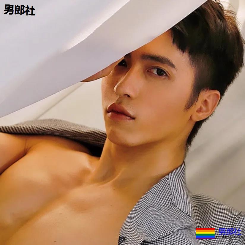 神似许魏洲的筋肉奶狗禸褲男模，他的私房照很sexy！ - 51虹马