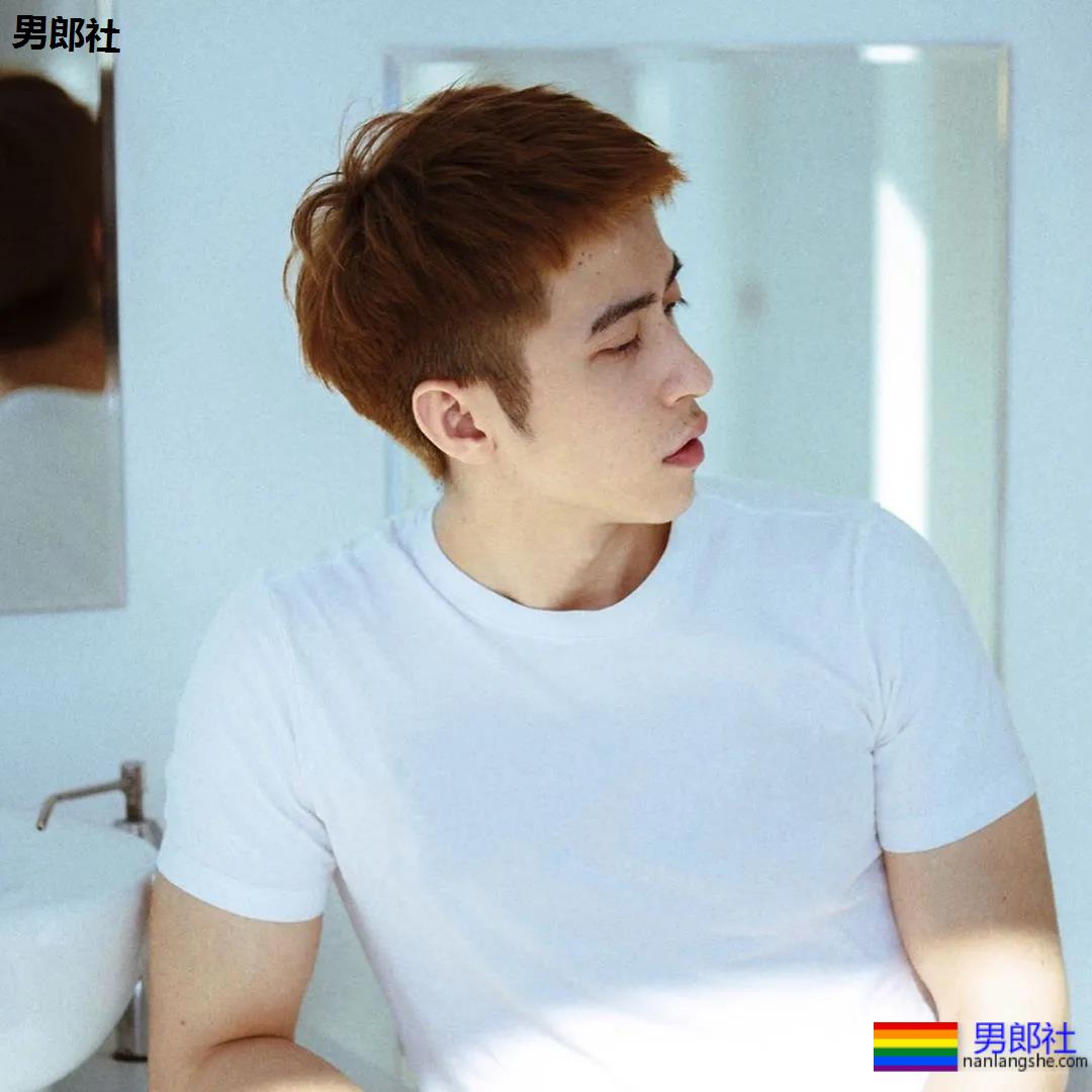 神似许魏洲的筋肉奶狗禸褲男模，他的私房照很sexy！ - 51虹马