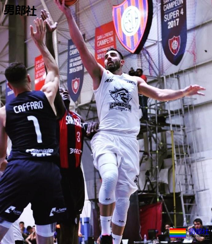 这位“巨人”成为阿根廷职篮出柜第一人 - 51虹马