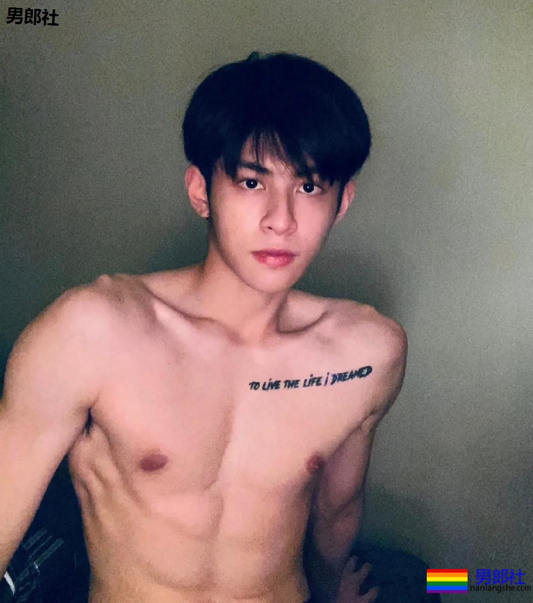 抖音网红小哥，颜值身材兼备-51虹马