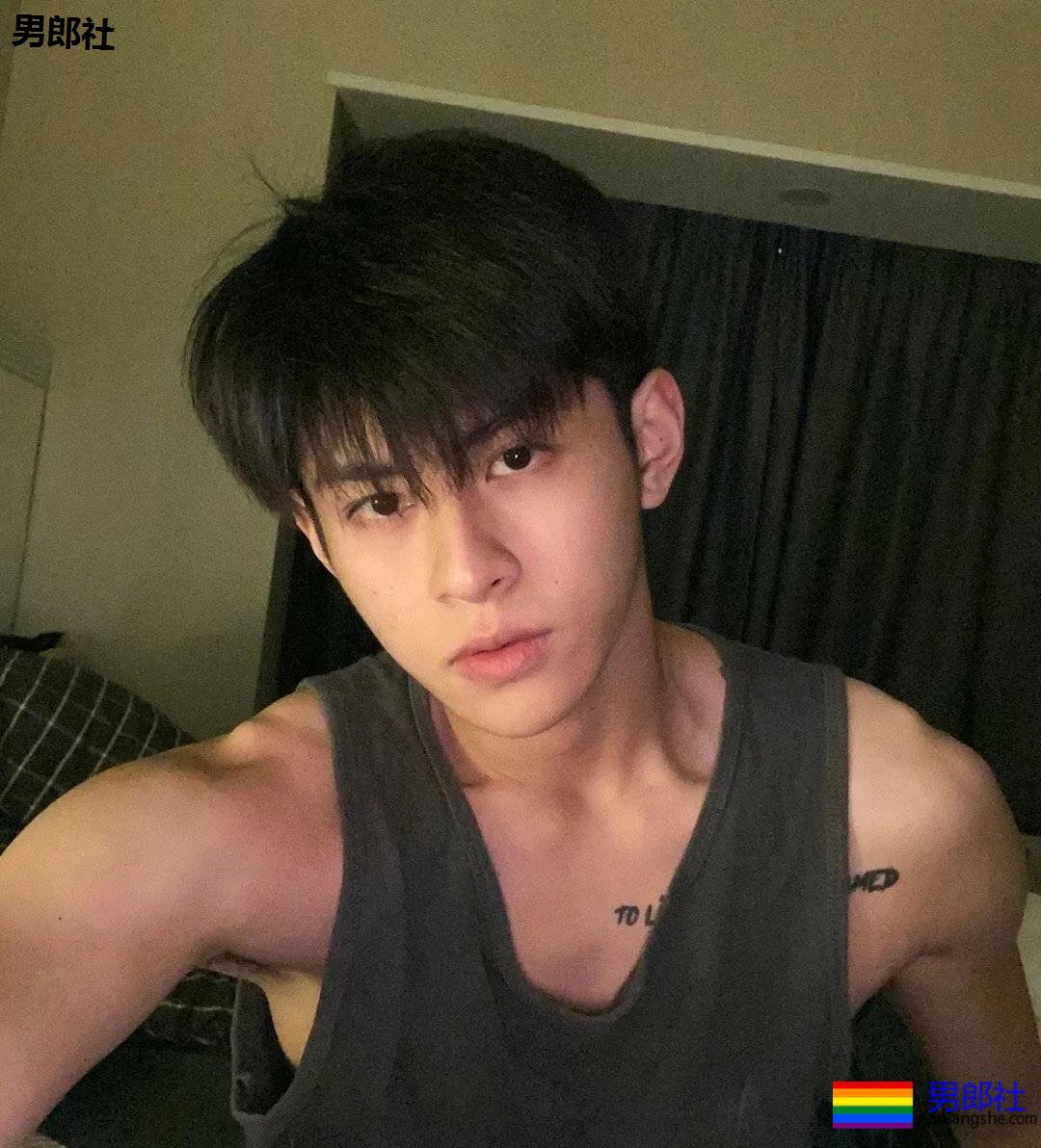 抖音网红小哥，颜值身材兼备 - 51虹马