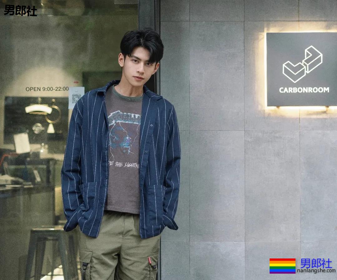 抖音网红小哥，颜值身材兼备 - 51虹马