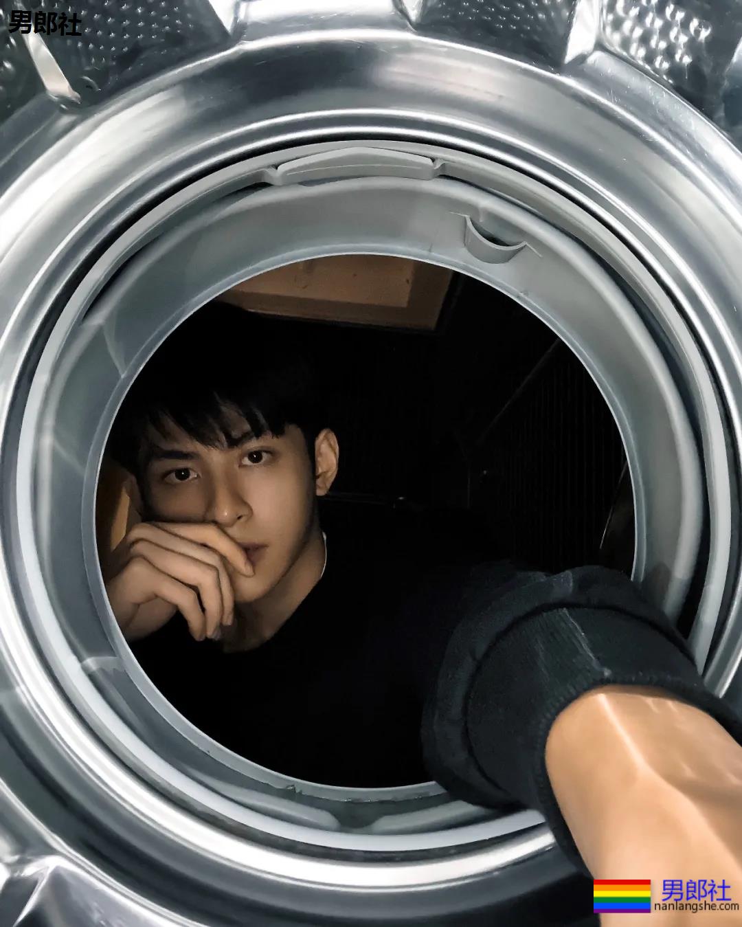 抖音网红小哥，颜值身材兼备 - 51虹马