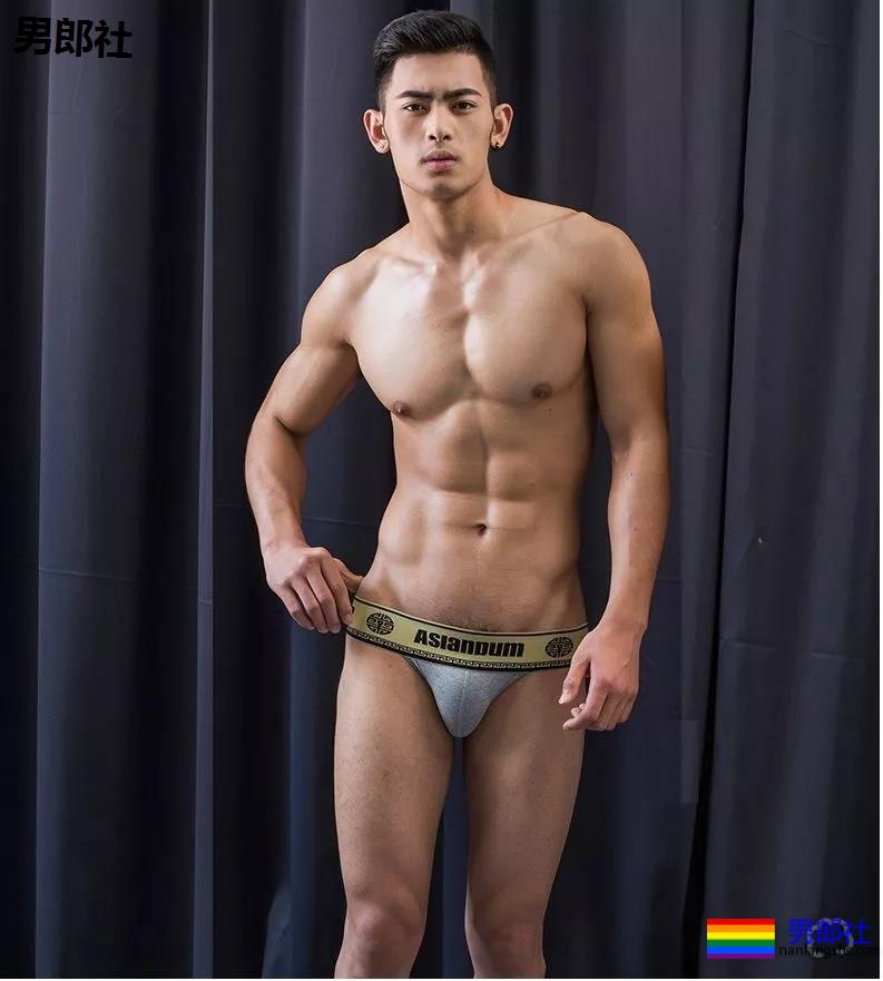 淘宝丁字裤男模，内裤已经承受不住的大包，颜值还很A你说气人不? - 51虹马