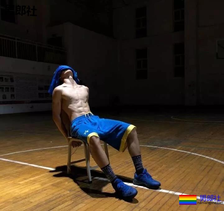 腹肌体育生小哥，随便打包一个带走！ - 51虹马